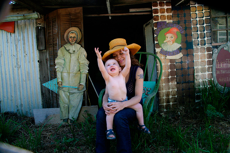 http://www.ellemmphotography.com/Images/Portraits/Kimberly_Samai/KS_9102_small.jpg